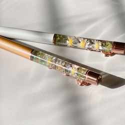 【名入れ可】カモミールブーケのハーバリウムボールペン　スターフラワー　ギフト　プレゼント　無料ラッピング 5枚目の画像