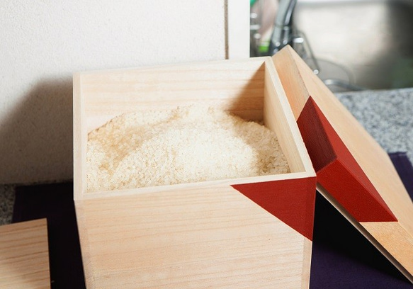 您在儲存米時遇到困難嗎？ Kiri CUBE 米瓶裝米 5kg 黑色 第3張的照片
