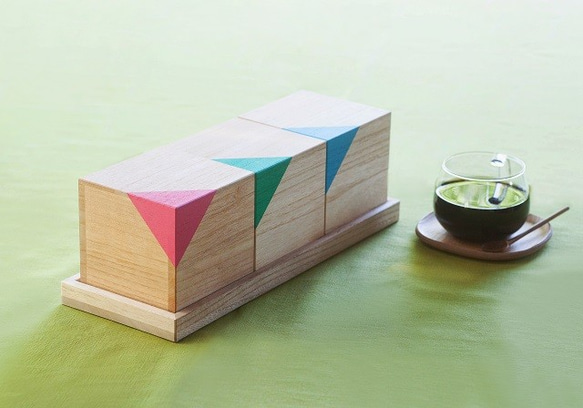 將其作為禮物送給咖啡鑑賞家怎麼樣？ Kiri CUBE 咖啡罐 3 件組（粉紅色、綠色、藍色） 第1張的照片