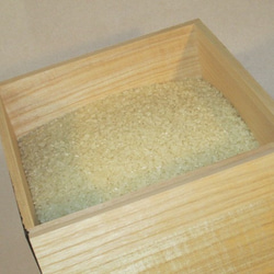 您在儲存米時遇到困難嗎？ Kiri CUBE 米瓶裝米 2kg 黑色 第2張的照片