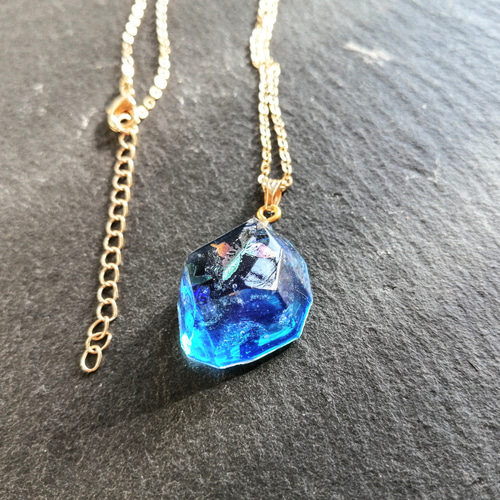 UVレジン】モールド無し！大きさ、形、自由に☆天然石のような