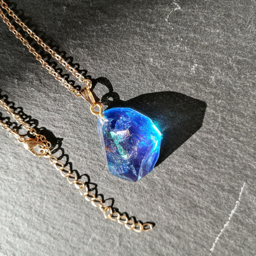 蝶の鉱石☆再販 / ファンタジー / レジン / ネックレス 蝶の鉱石☆再販 / ファンタジー / レジン / ネックレス