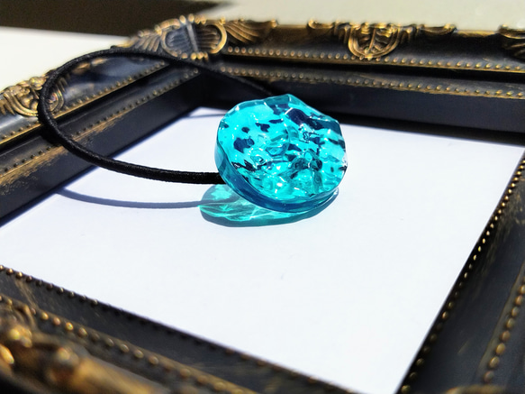 レジンヘアゴム 3連 お花たっぷり ターコイズ 天然石 ブルー ビジュー