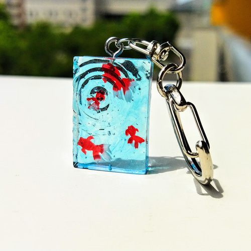 金魚の波紋キーホルダー☆再販8 / レジン / 和風 / 浴衣 その他