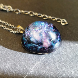 宇宙ネックレス / 22mm / レジン / メンズ / ギフト 2枚目の画像