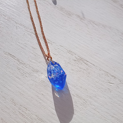 ハンドメイド　レジン　No.1908 鎌倉高校前II ネックレス 鉱石(ブルー) / レジン / ファンタジー / ネックレス ネックレス