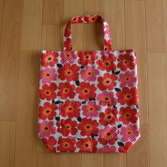 お買い物袋　エコバッグ　撥水生地　北欧風花柄　赤　　中　1点物 2枚目の画像