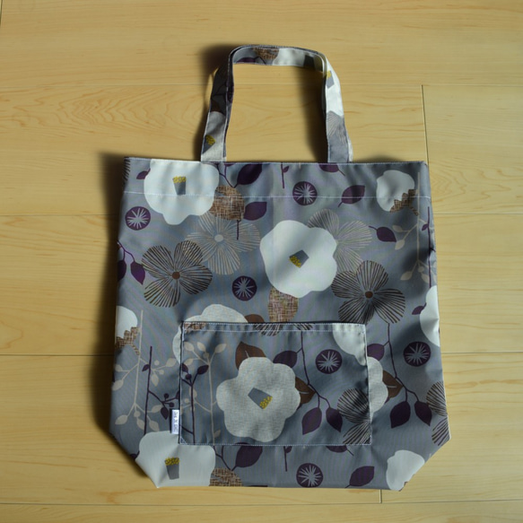 お買い物袋　エコバッグ　撥水生地　和風花柄　グレイ　中　1点物 2枚目の画像