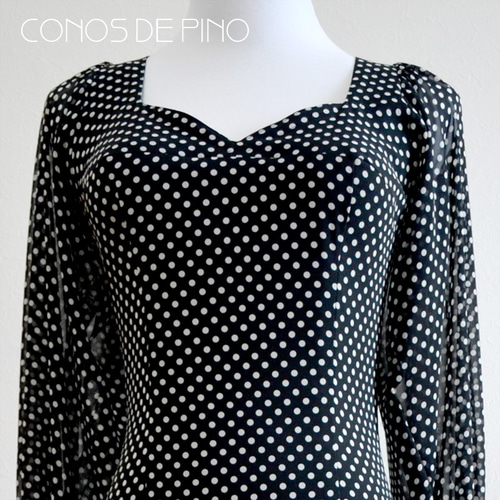 ショートエプロン　黒白水玉　黒白ドット・黒フリル　白ポンポン　フラメンコ　衣装 ショートエプロン 黒白水玉 黒白ドット・黒フリル 白ポンポン