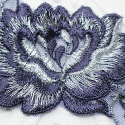 チュール刺繍モチーフ 2枚 花 銀ラメ シルバー x ネイビー (MFLA02NVSJLM) 3枚目の画像