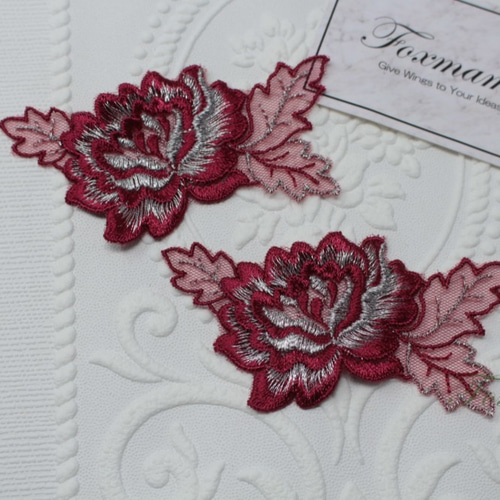 【2025年製 新品】 銀ラメ 花 2枚 チュール刺繍モチーフ シルバー えんじ x 着物・浴衣