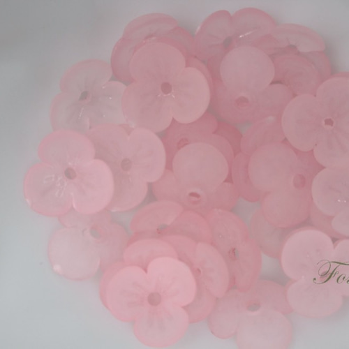 アクリルビーズパーツ 10mm 30個 3枚花びら マット 半透明 ピンク 