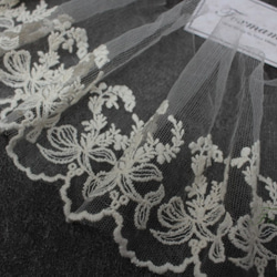 ダーマコレクション　3Dレース刺繍 フーデットブルゾン　ホワイト ダーマコレクション 3Dレース刺繍 フーデットブルゾン ホワイト