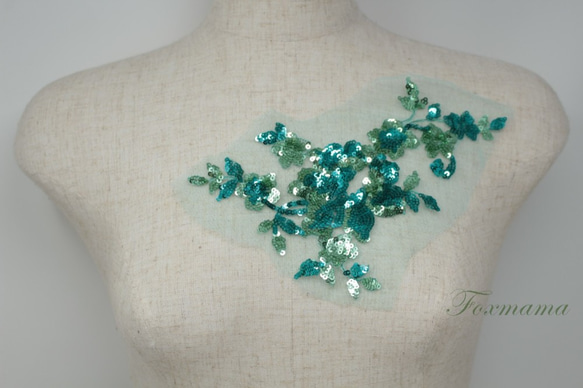 チェック刺繍スパンコールチュール LEJA チェック刺繍スパンコールグレードレス (S〜M) をレンタル