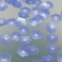 スパンコール 8mm 約300枚(約5g) ネモフィラ 花カップ マット 青紫 (SFC08MBPHYNM) 3枚目の画像