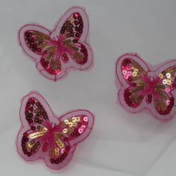オーガンジースパンコール刺繍モチーフ 6枚 蝶 濃いピンク (MBF803DPBASP) 1枚目の画像