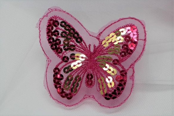 オーガンジースパンコール刺繍モチーフ 6枚 蝶 濃いピンク (MBF803DPBASP) 5枚目の画像