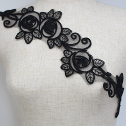 オーガンジーコード刺繍モチーフ　バラ柄　大きいサイズ　黒　１枚　（804） 4枚目の画像
