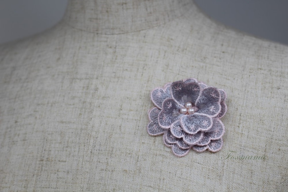 オーガンジー刺繍モチーフ 1枚 立体花 ピンク紫 パールビーズ装飾 (MFL651PPJW3D) 5枚目の画像