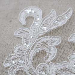 チュールコード刺繍モチーフ 1枚 花 スパンコール付き キナリ(MFLB92KNJQ0B) 4枚目の画像