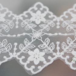 綿刺繍レース 50cm 花 フラワー 葉っぱ 四角　ナイロンチュール キナリ (LSQ70CKNJB00) 4枚目の画像