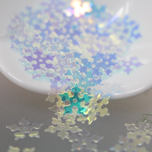 スパンコール 約240枚(約4g) 雪 結晶 花 10mm オーロラ 透明
