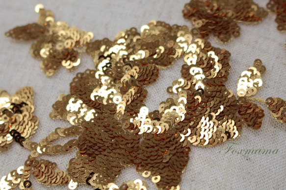 チュールスパンコール刺繍モチーフ 1枚 花 フラワー  金色 ゴールド (MFLB12GLJJSP) 3枚目の画像