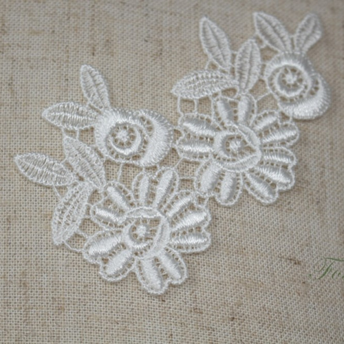 ケミカルレースモチーフ 2枚 花 オフ白・キナリ (MFL851KNSW00