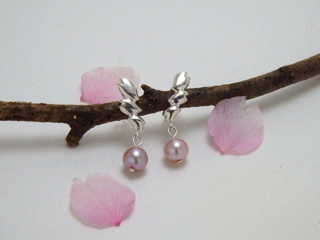 桜舞い散るピアス【淡水ﾊﾟｰﾙ（ﾋﾟﾝｸ）】