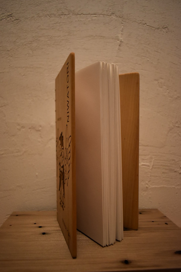 手製本、糸かがりの木の表紙のノート 4枚目の画像