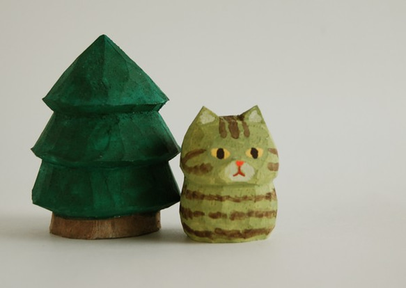 木彫り人形ねこ　緑トラねこ　[CWF-147] 5枚目の画像