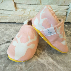 寶寶彌月禮物組合-手工鞋/三角圍兜/平安袋/奶嘴夾 第2張的照片