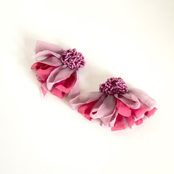 tubuシフォン刺繍耳飾り［ピンクパープル］ビーズ刺繍　ピアス／イヤリング 3枚目の画像