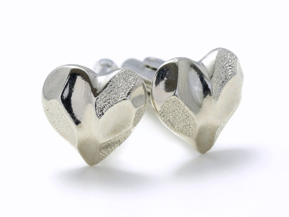 再販：カジュアルな日に。珍しいハート型のカフスボタン Basic 005