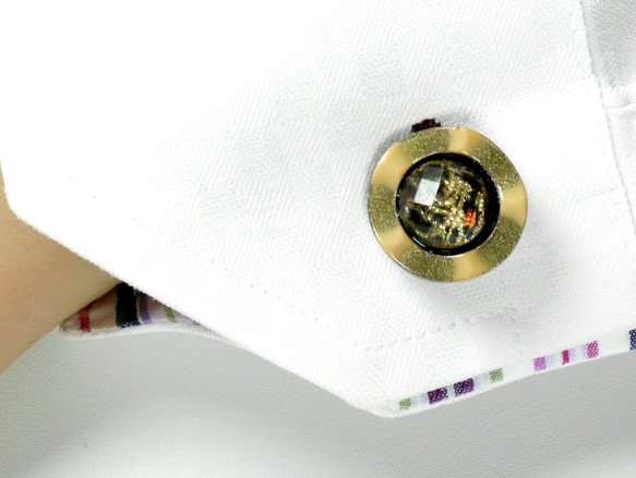 ブラウン X ゴールドが袖先に抜群の存在感を与えるカフスボタン Modern 106 4枚目の画像