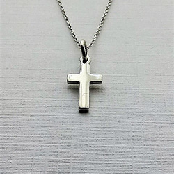 クロスショートネックレス3　シルバー　クロス　十字架　真鍮　ショート　1ポイント　プレゼント 1枚目の画像