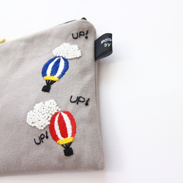 〈10㎝ファスナー〉UP!UP!気球刺繍ポーチ 3枚目の画像