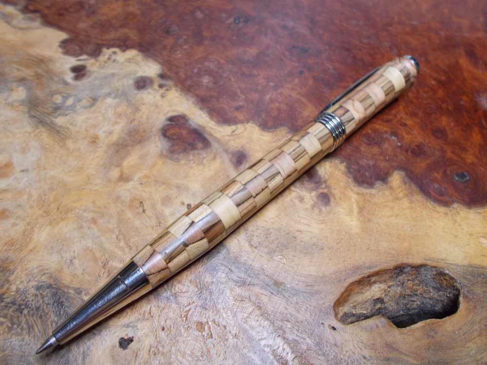 手作りの寄木　フリクションスリムのボールペン　(ジェットストリームやクロスタイプ軸も対応可)