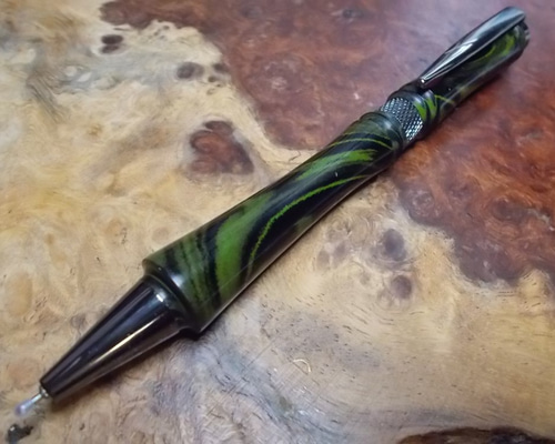 エボナイト(黄緑)のボールペン(パーカータイプ G2規格リフィル対応