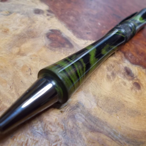 エボナイト(黄緑)のボールペン(パーカータイプ G2規格リフィル対応