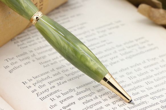 「オリーブグリーン・Luna」手作りボールペン Viriditas ジェットストリーム芯 3枚目の画像