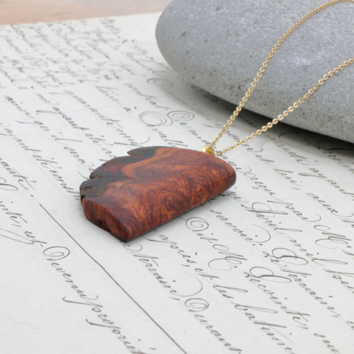 希少「アンボイナ・バール」花梨コブ材 希少木のペンダント