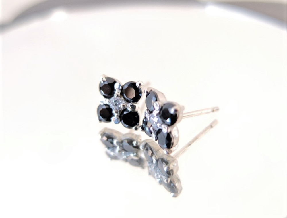 fleurette silver earrings ~小さなお花のシルバーピアス