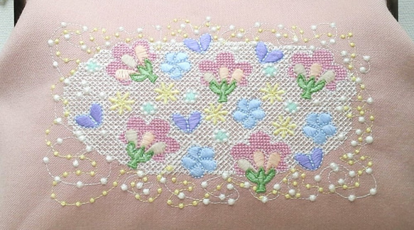 刺繍がま口ショルダーバッグ　花の森　ピンク 2枚目の画像