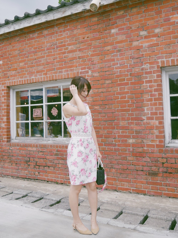 MIT 夏日玫瑰露背修身洋裝(R5072E) 第6張的照片