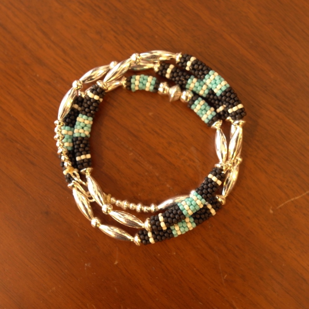 ビーズとシルバーのネックレス/ブレスレット　ブラック