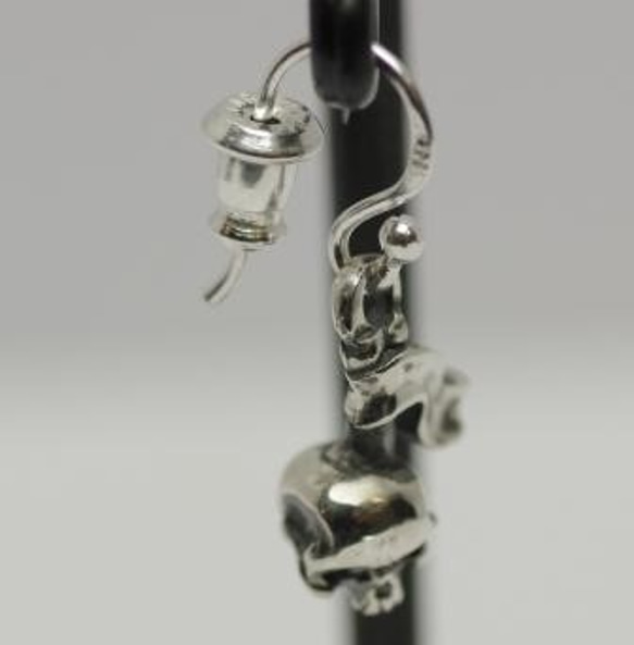 skull note pierce 3枚目の画像