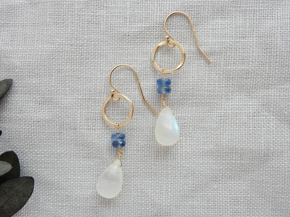 14kgf ムーンストーンとアクアカイヤナイトのピアス 14kgf ムーンストーンとアクアカイヤナイトのピアス