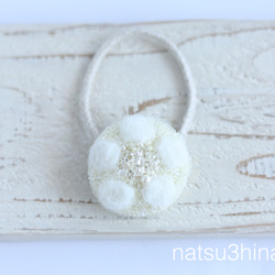 もこもこFlower刺繍ヘアゴム（クリームイエロー） 1枚目の画像