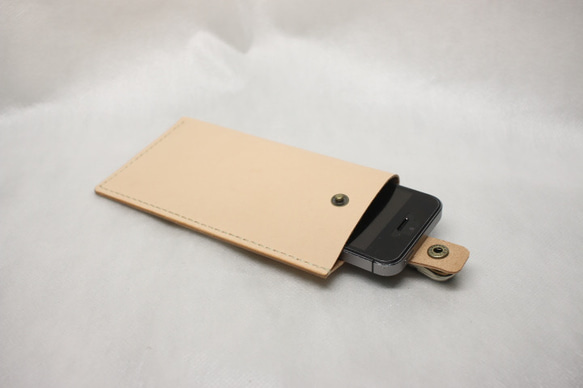 ヌメ革 手縫いスマホポーチ【送料無料】 2枚目の画像